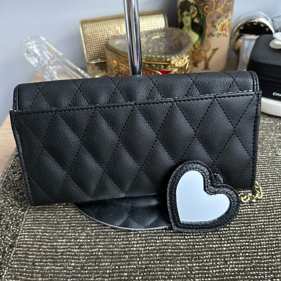 Juicy Couture Y2K Vintage Quilted wallet with attached heart mirror - Picture 13 of 13